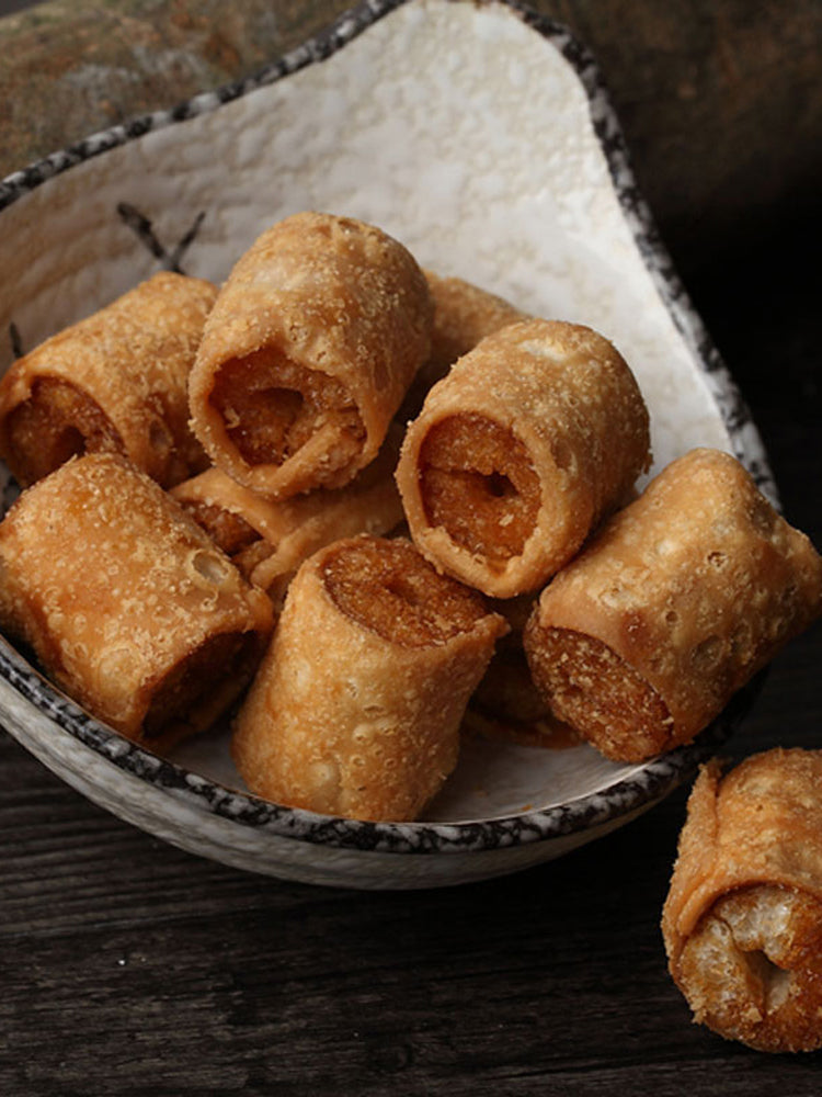 Spring rolls, crispy Chaoshan specialties, nostalgic old snacks, leisure food collection, afternoon hunger-satisfying biscuits, evening hunger-relieving snacks   春卷酥潮汕特产怀旧老零食休闲食品大全下午充饥饼干晚上解饿小吃