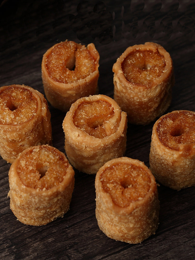 Spring rolls, crispy Chaoshan specialties, nostalgic old snacks, leisure food collection, afternoon hunger-satisfying biscuits, evening hunger-relieving snacks   春卷酥潮汕特产怀旧老零食休闲食品大全下午充饥饼干晚上解饿小吃