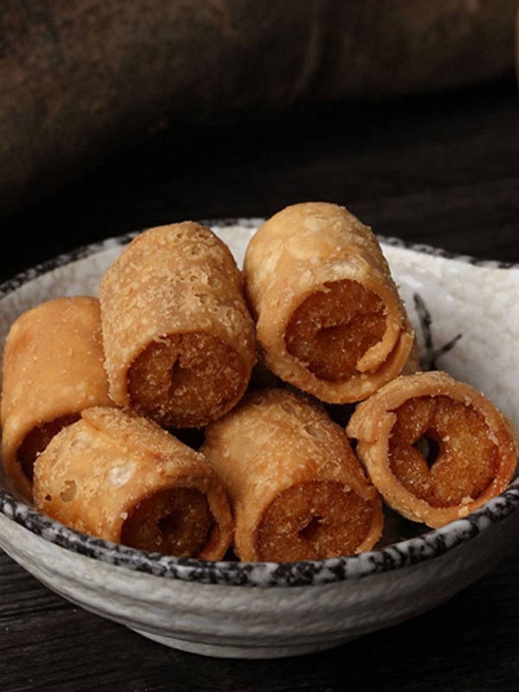 Spring rolls, crispy Chaoshan specialties, nostalgic old snacks, leisure food collection, afternoon hunger-satisfying biscuits, evening hunger-relieving snacks   春卷酥潮汕特产怀旧老零食休闲食品大全下午充饥饼干晚上解饿小吃