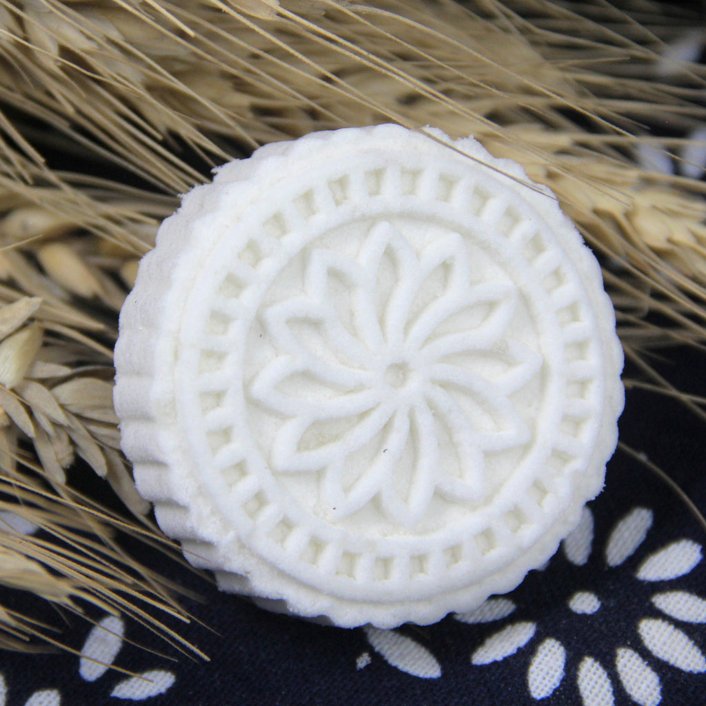 A casual snack of Huaishan barley cake and gourmet snacks