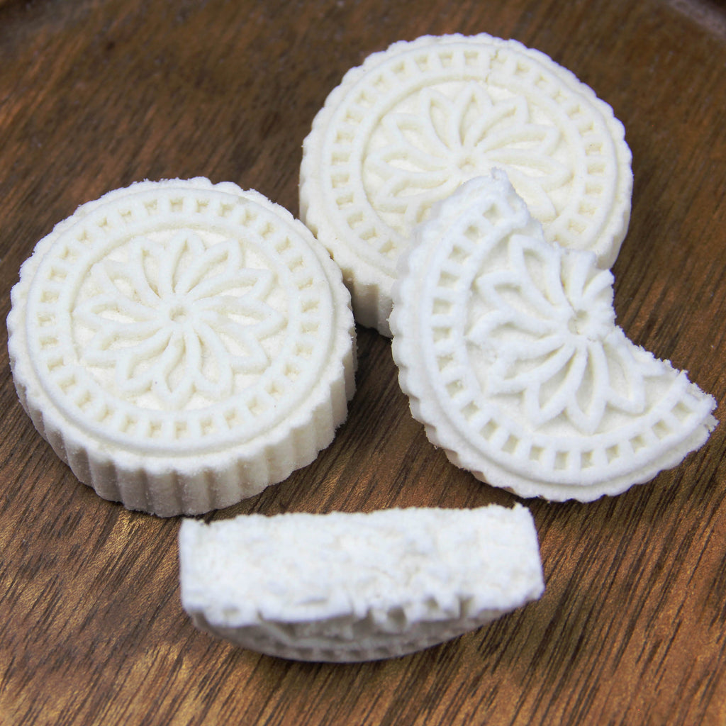 A casual snack of Huaishan barley cake and gourmet snacks